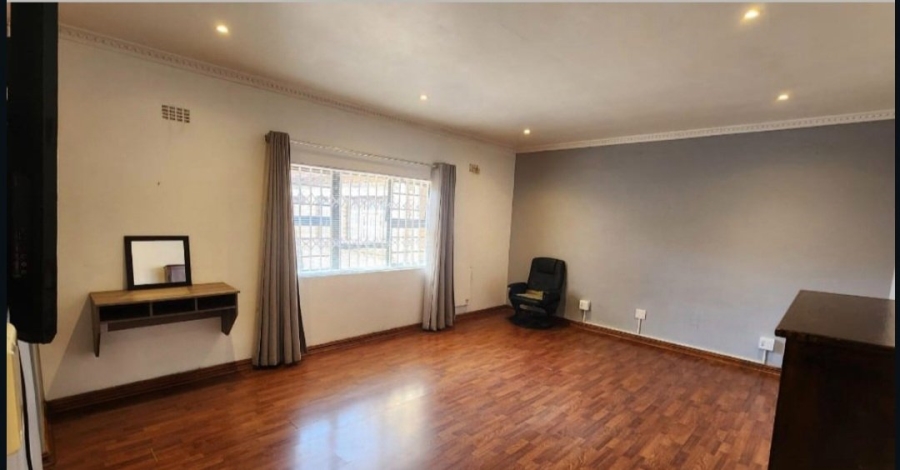  Bedroom Property for Sale in Zeekoevlei Western Cape